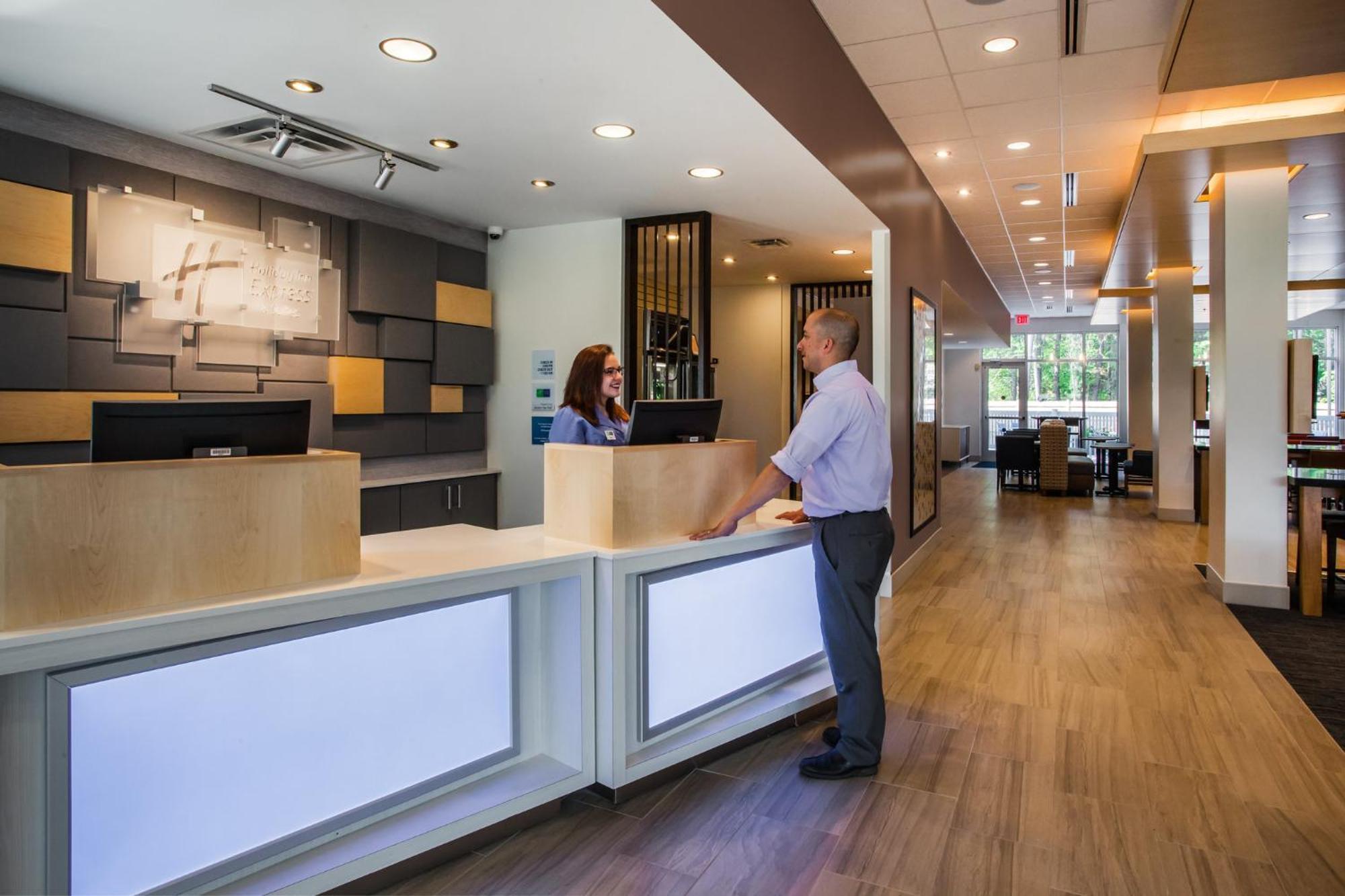 Holiday Inn Express Queensbury-Lake George Area By Ihg Extérieur photo
